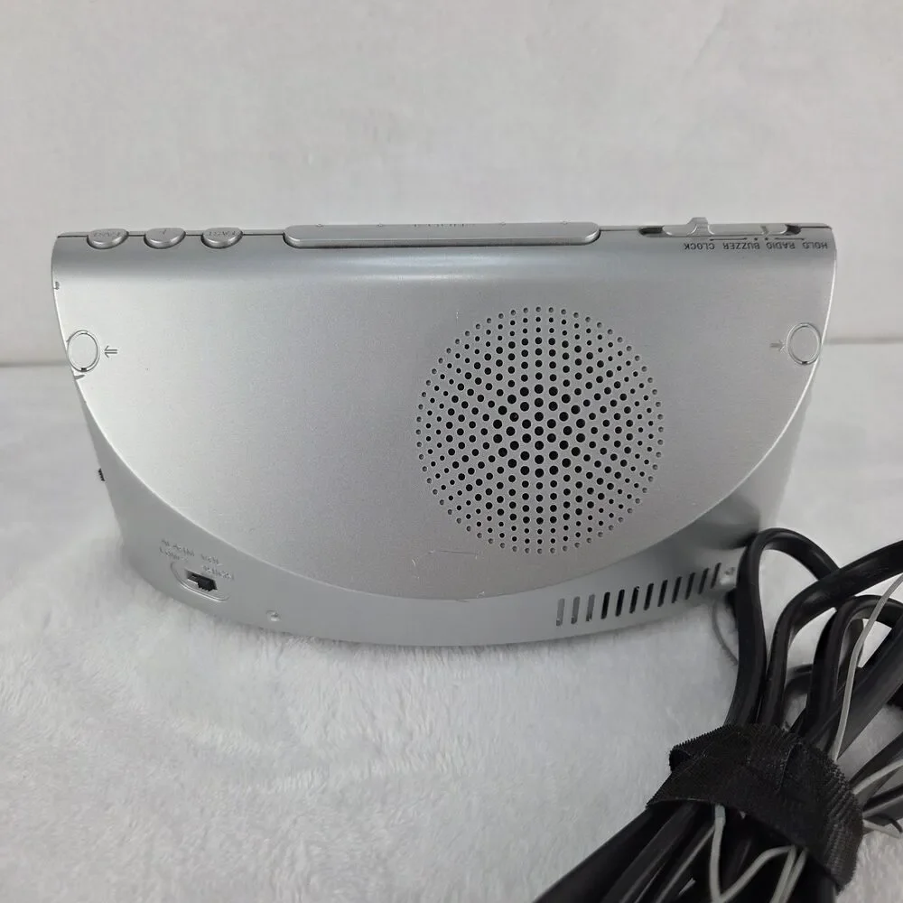 Sony Clock Dream Machine Large Display Alarm ICF-C492 AM/FM Radio Silver Black